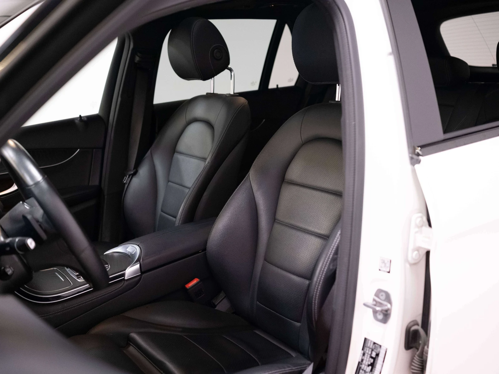 2020 Mercedes-Benz GLC 300, 17/28