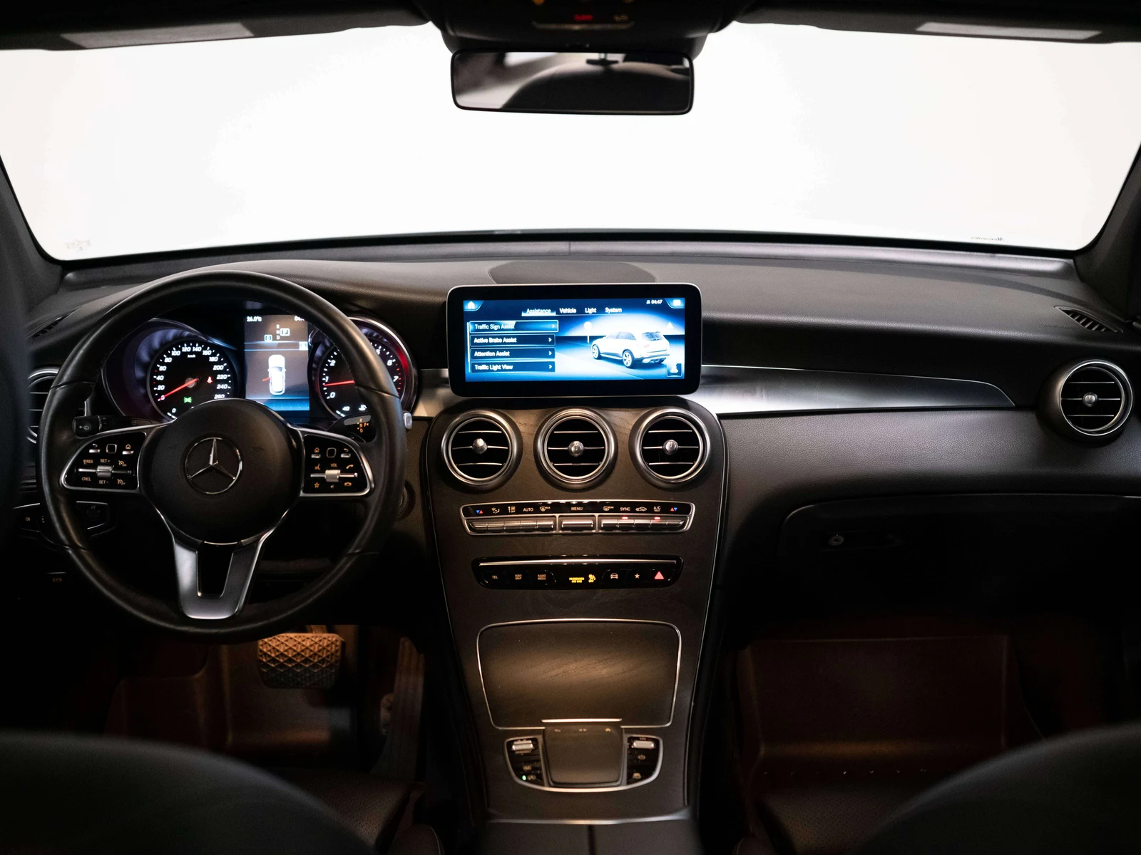 2020 Mercedes-Benz GLC 300, 24/28
