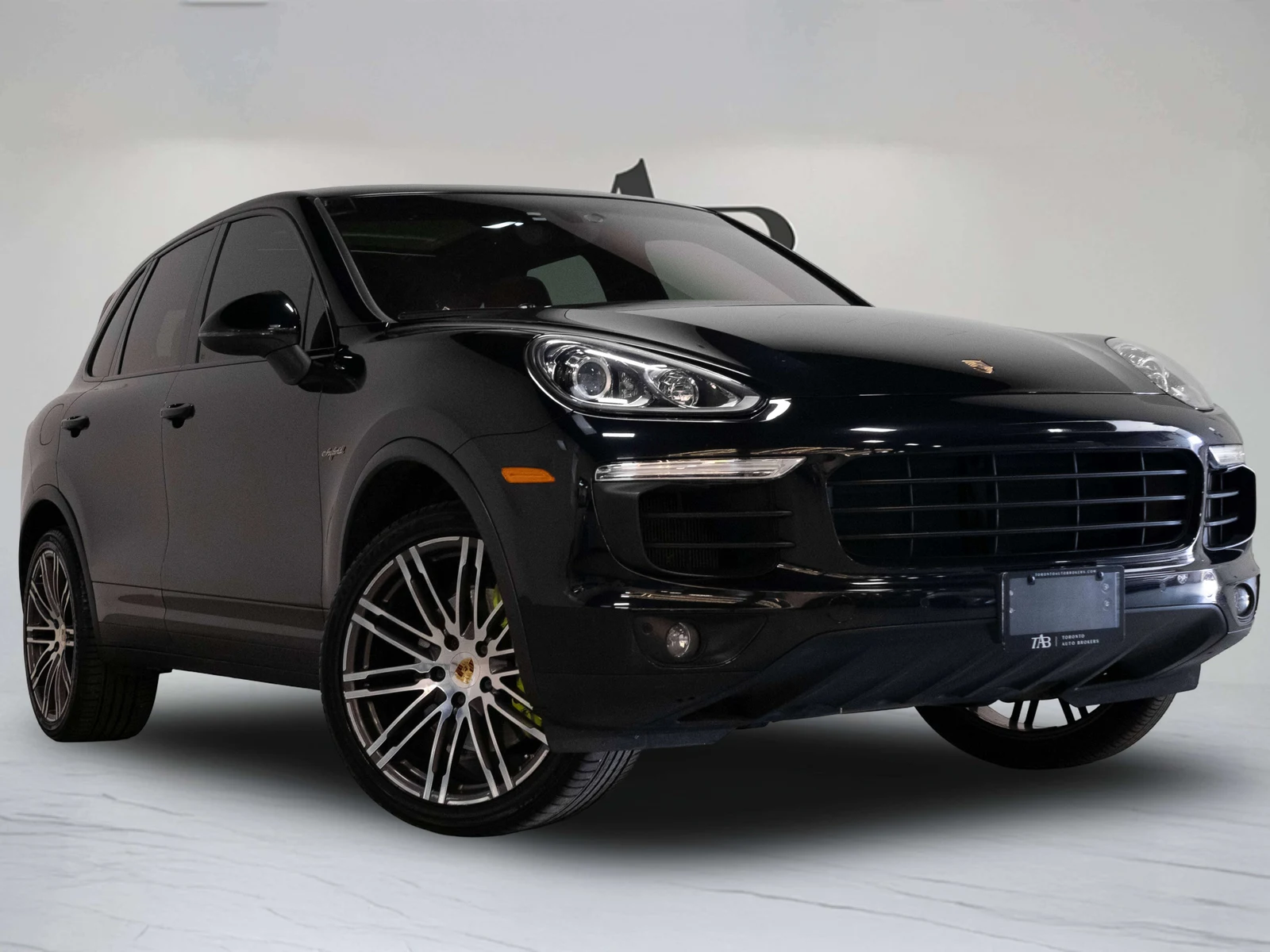 2016 Porsche Cayenne S E-Hybrid (2nd Generation), 2/30