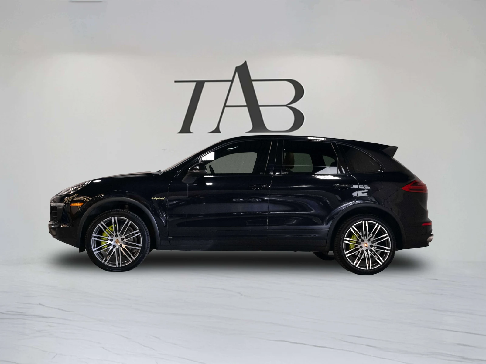 2016 Porsche Cayenne S E-Hybrid (2nd Generation), 8/30