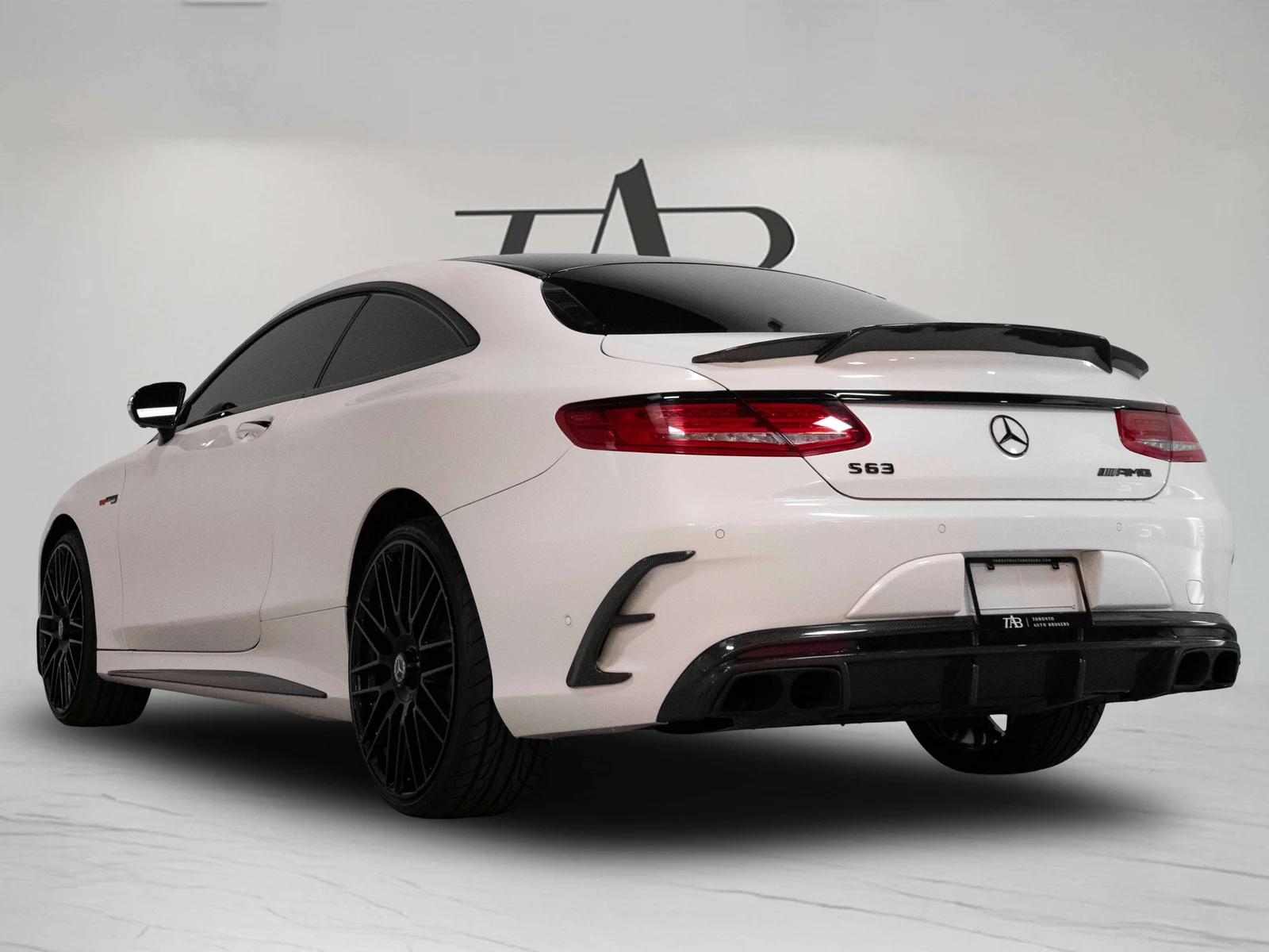 2016 Mercedes-AMG S 63 Coupé, 5/30