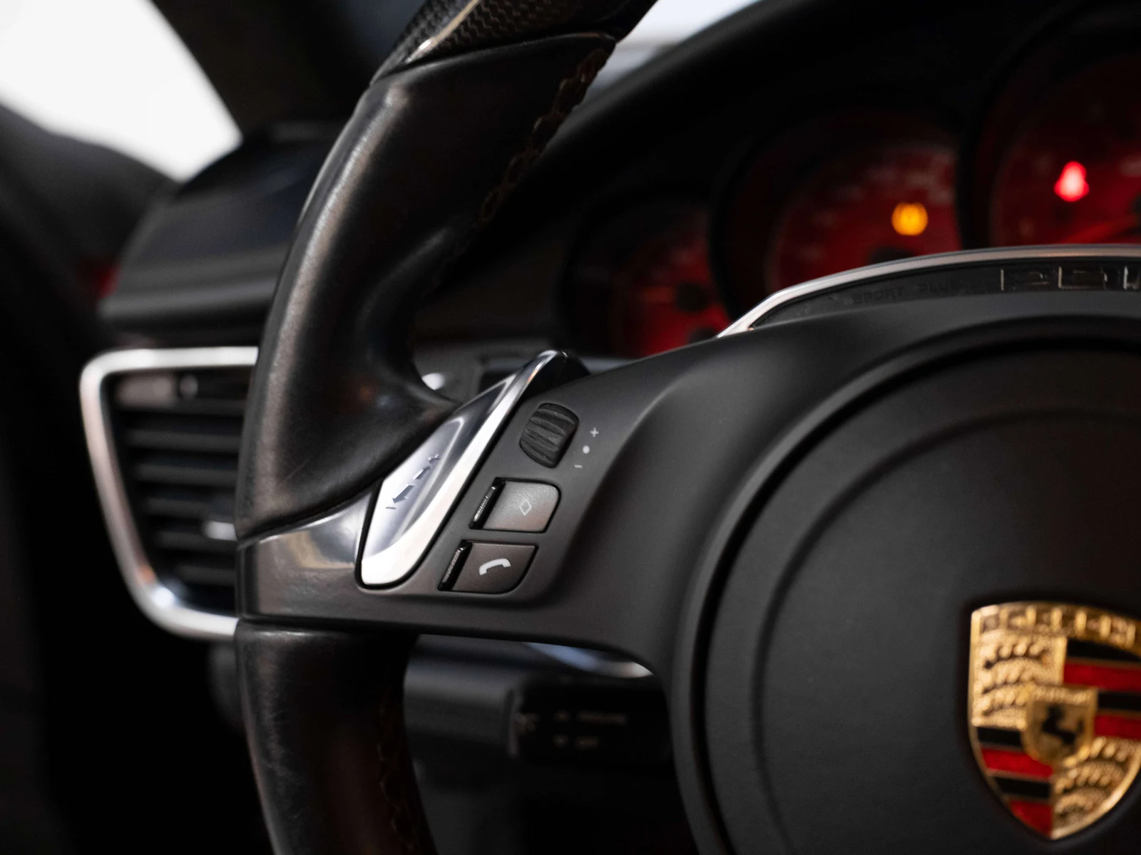 2015 Porsche Panamera GTS, 15/30