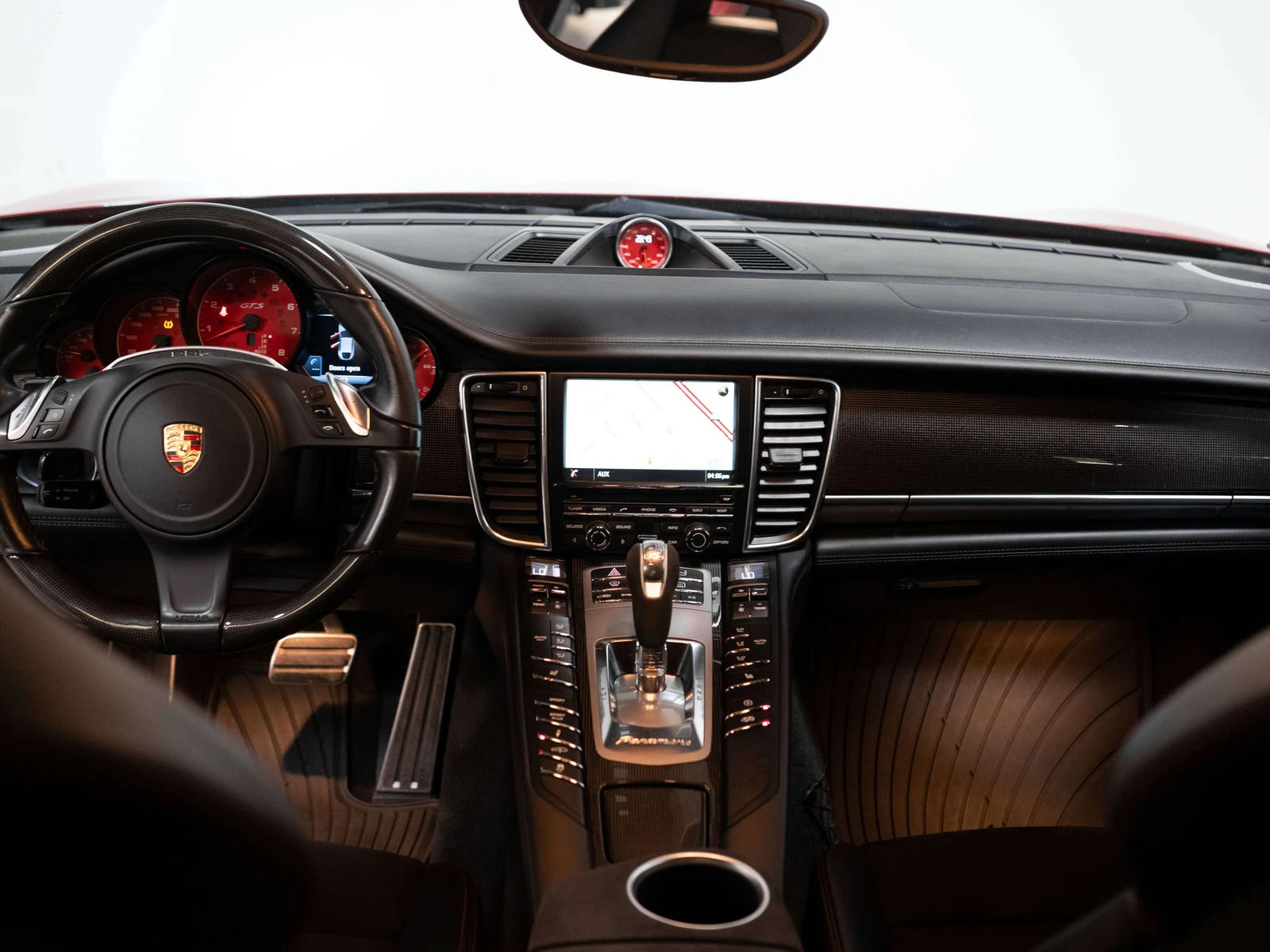 2015 Porsche Panamera GTS, 28/30