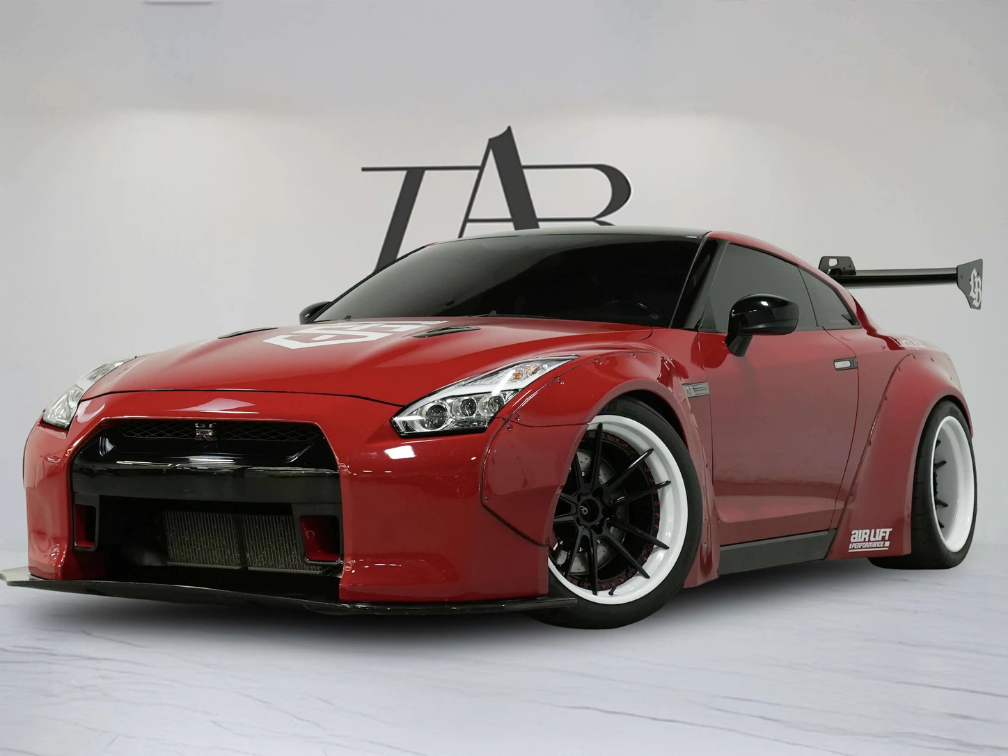2011 Nissan GT-R Premium (R35), 3/29