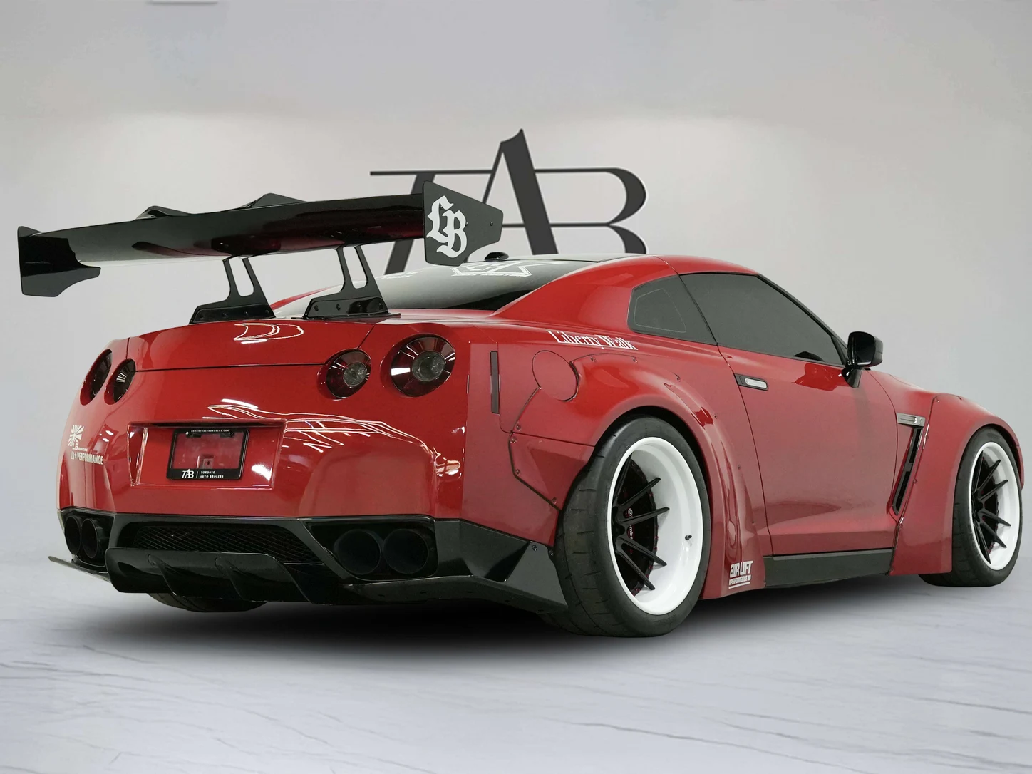 2011 Nissan GT-R Premium (R35), 4/29