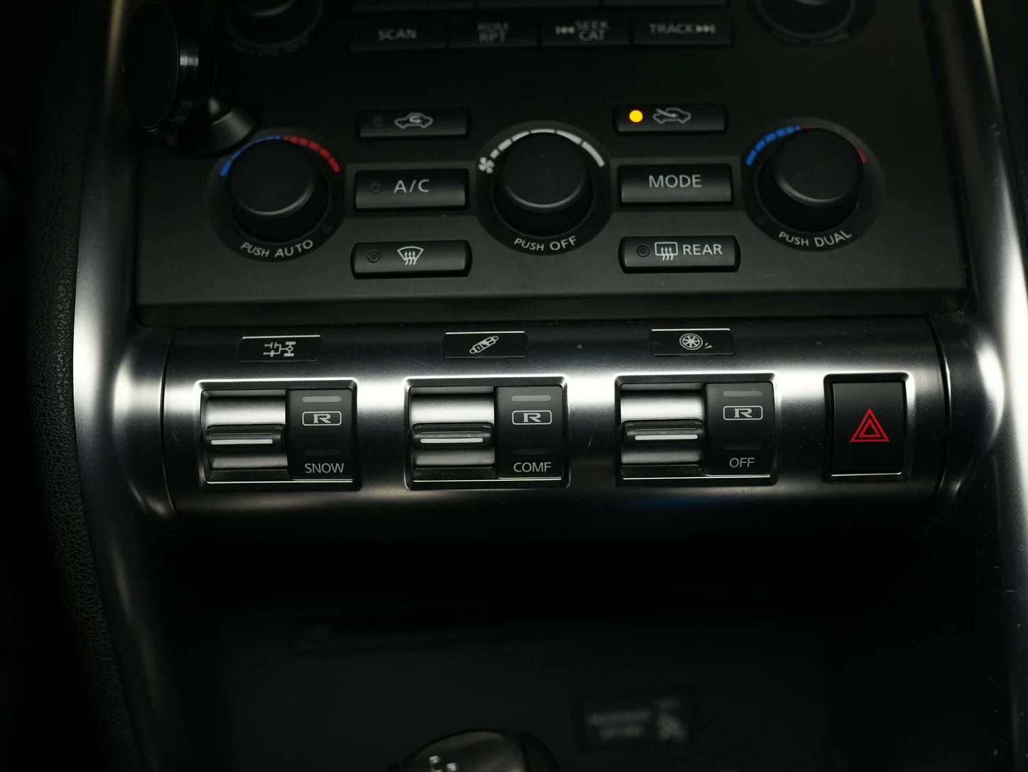 2011 Nissan GT-R Premium (R35), 18/29