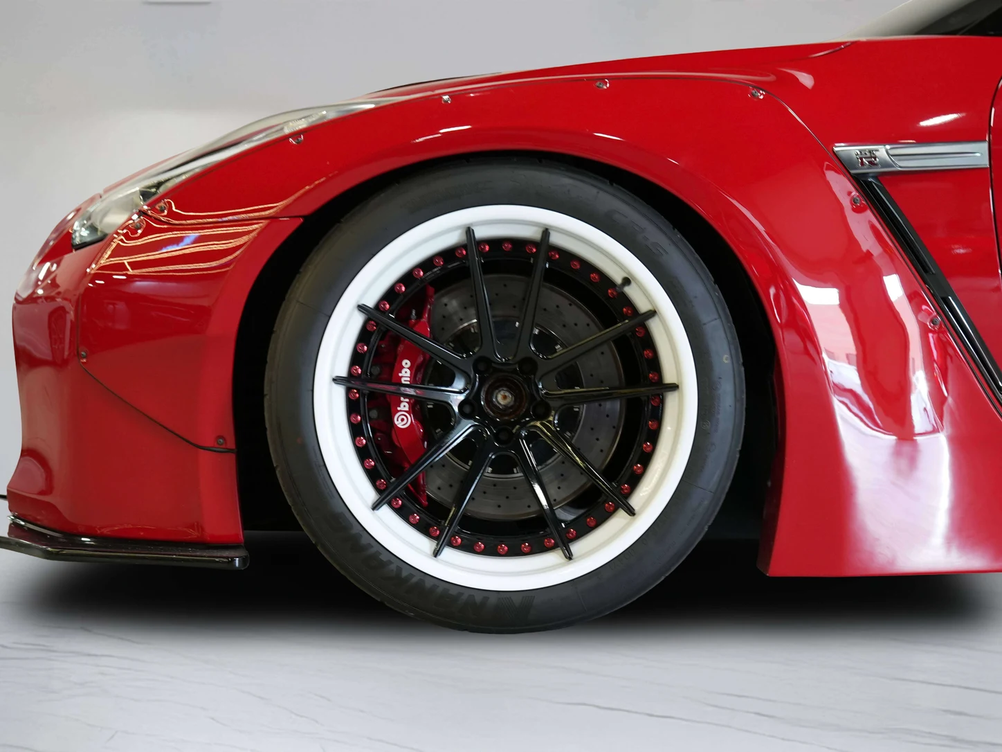 2011 Nissan GT-R Premium (R35), 23/29