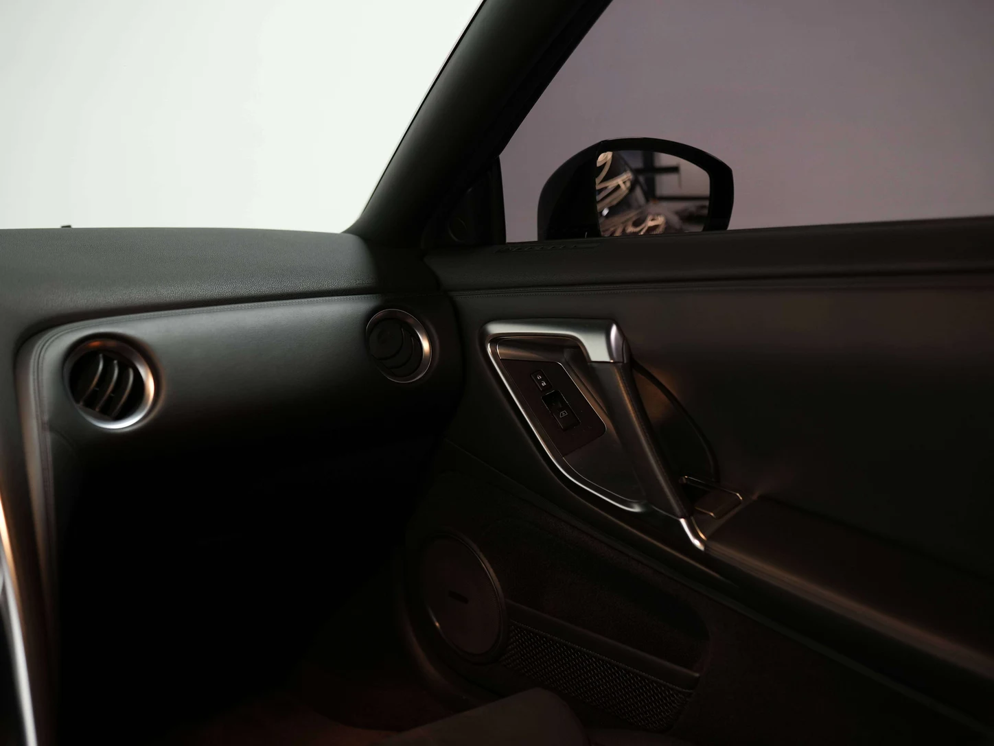 2011 Nissan GT-R Premium (R35), 24/29