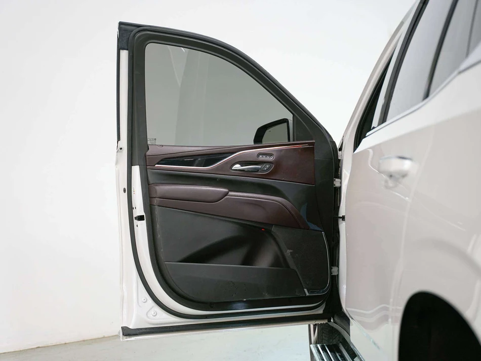 2023 Cadillac Escalade Premium Luxury Platinum (5th Generation), 9/30