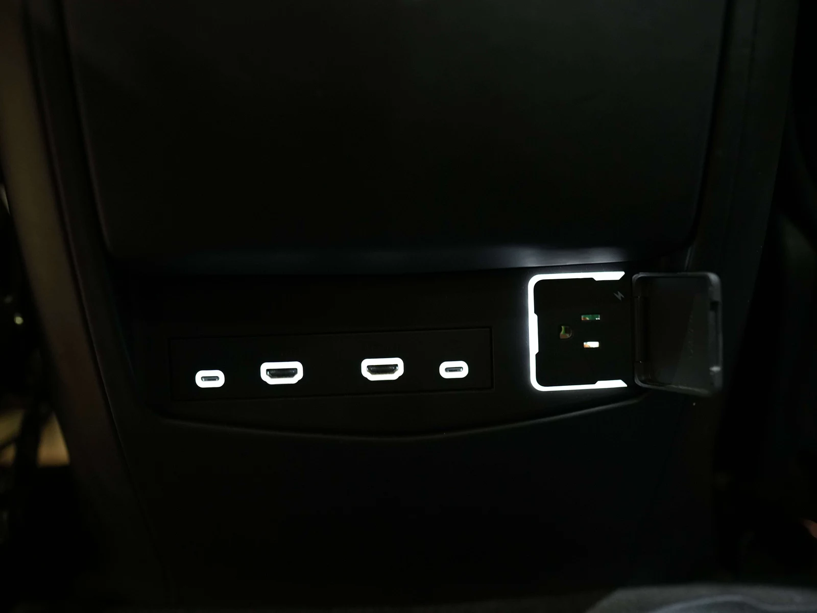2023 Cadillac Escalade Sport Platinum (5th Generation), 28/30
