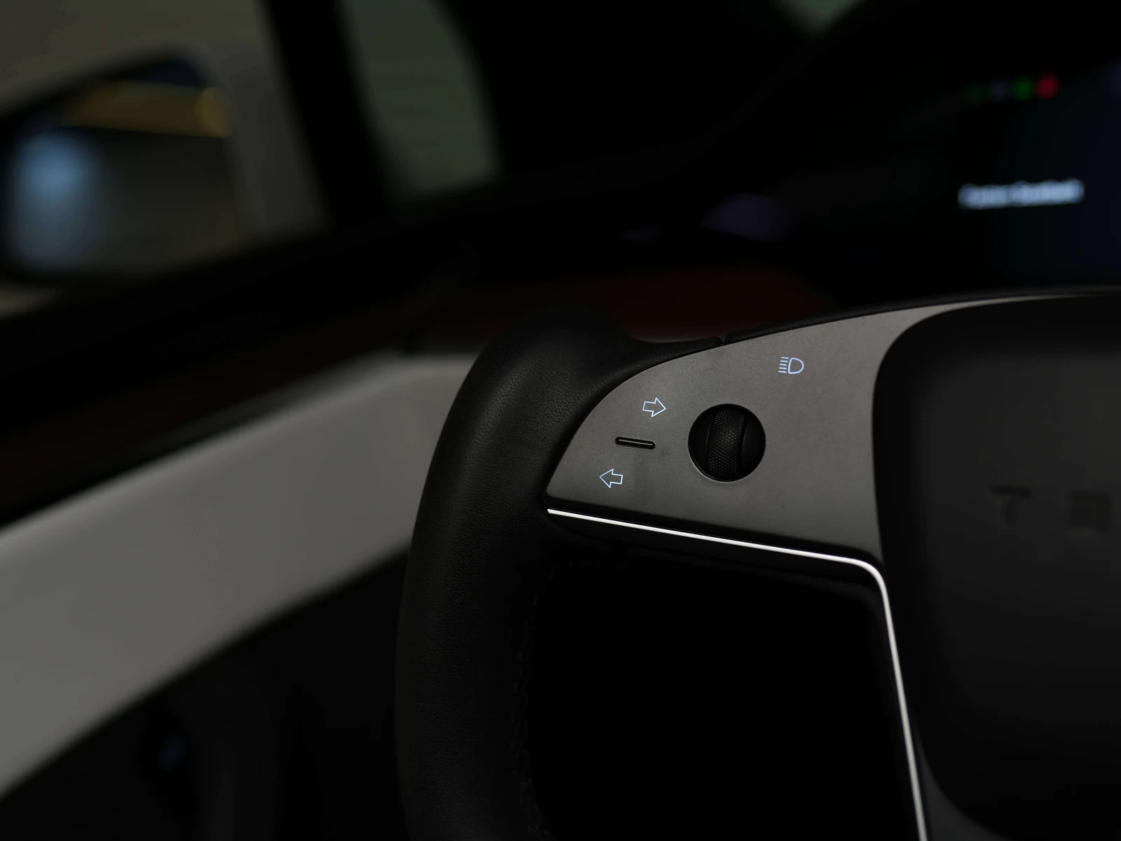 2023 Tesla Model X, 10/25
