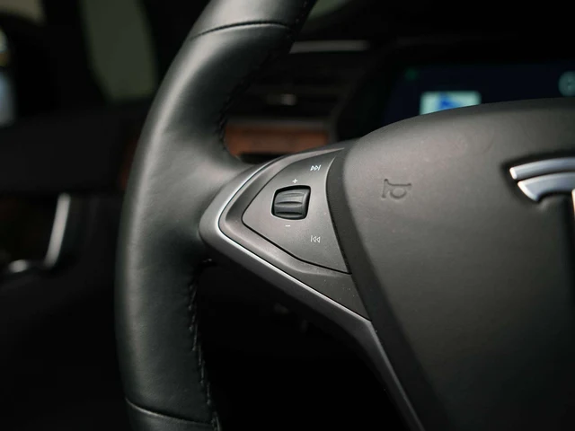 2021 Tesla Model X, 11/26