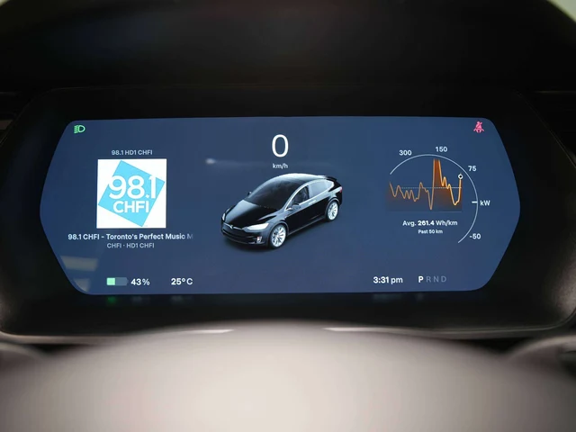 2021 Tesla Model X, 13/26