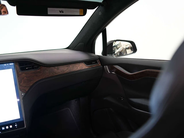 2021 Tesla Model X, 22/26
