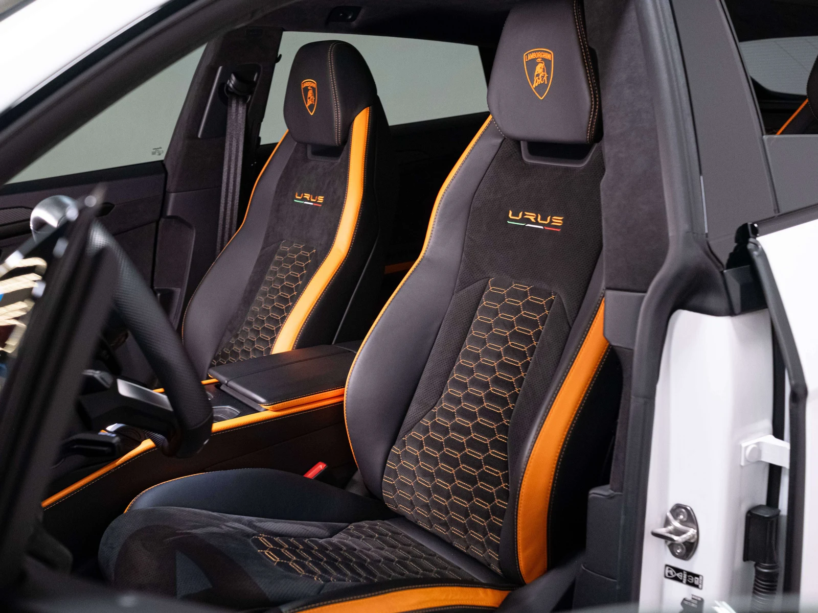 2022 Lamborghini Urus, 29/30