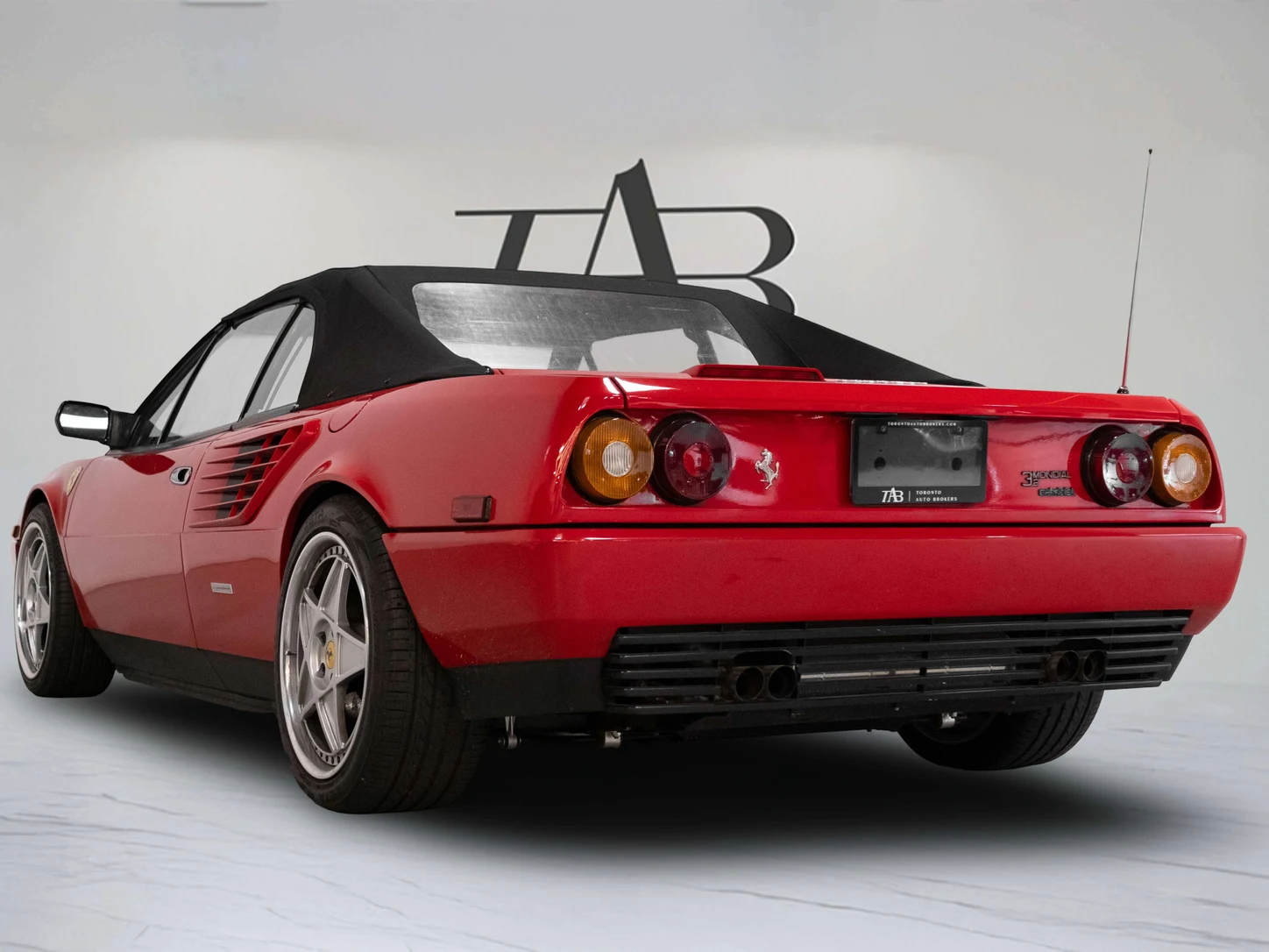 1988 Ferrari Mondial 3.2 Cabriolet, 7/30