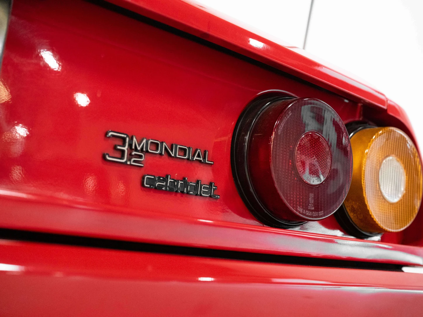 1988 Ferrari Mondial 3.2 Cabriolet, 21/30