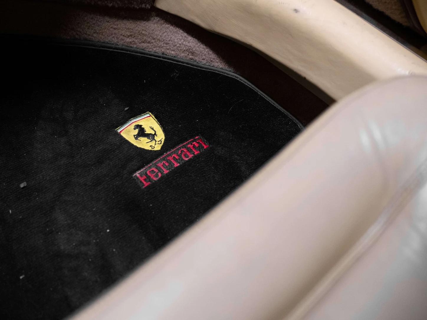 1988 Ferrari Mondial 3.2 Cabriolet, 25/30