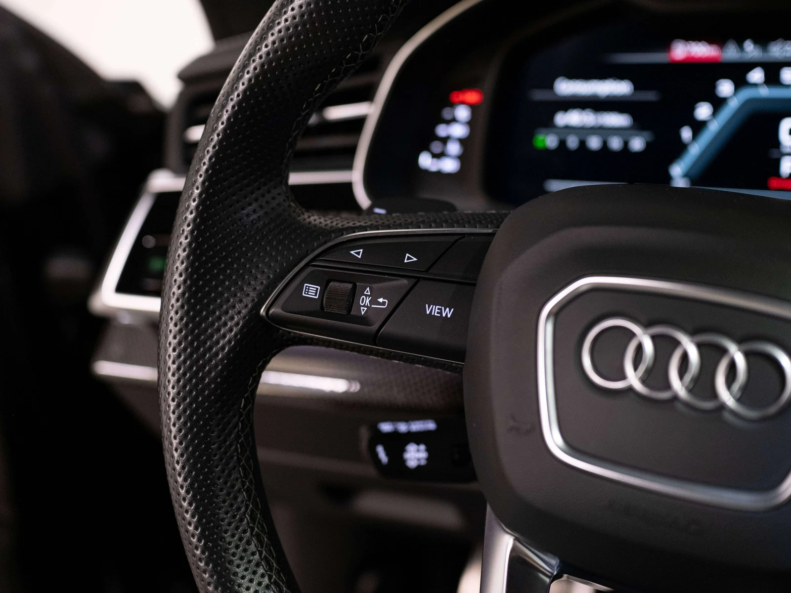 2022 Audi SQ8 (4M), 12/30