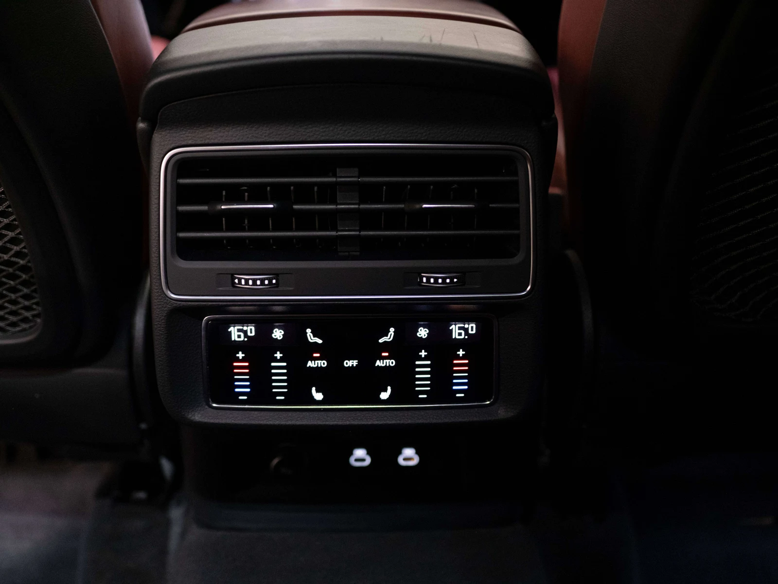 2022 Audi SQ8 (4M), 29/30
