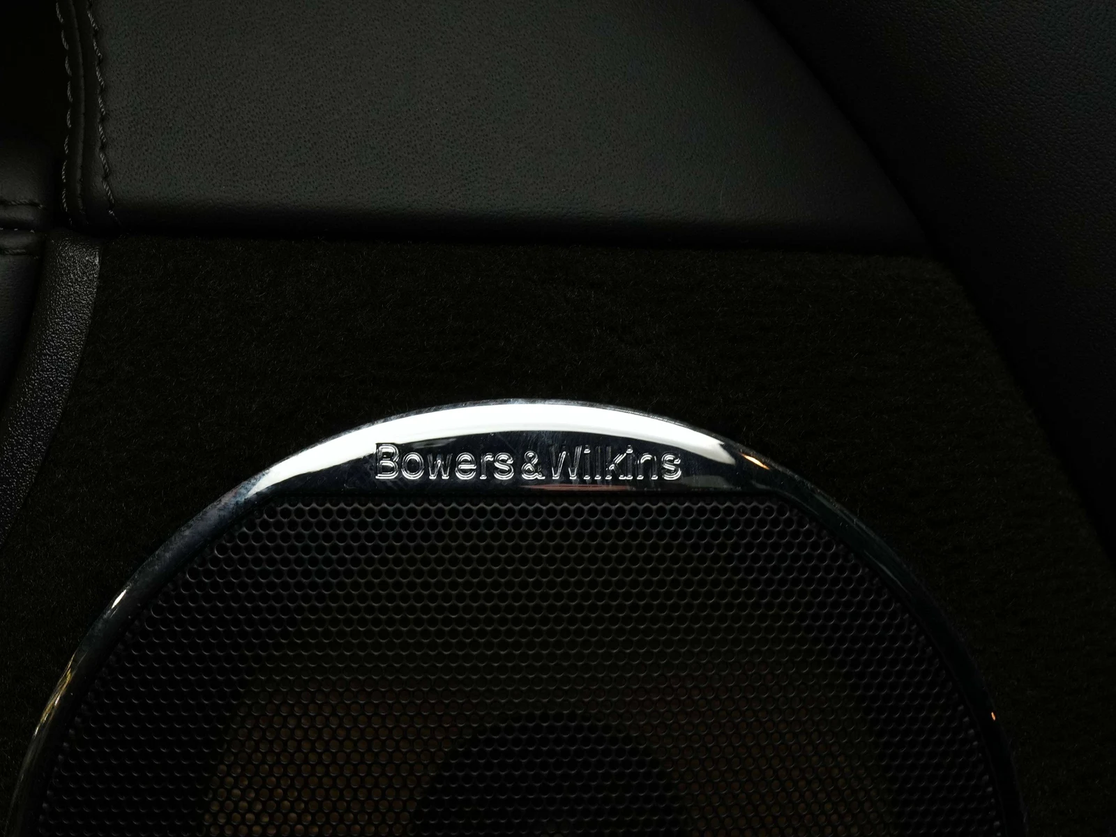 2011 Jaguar XKR Convertible, 8/27