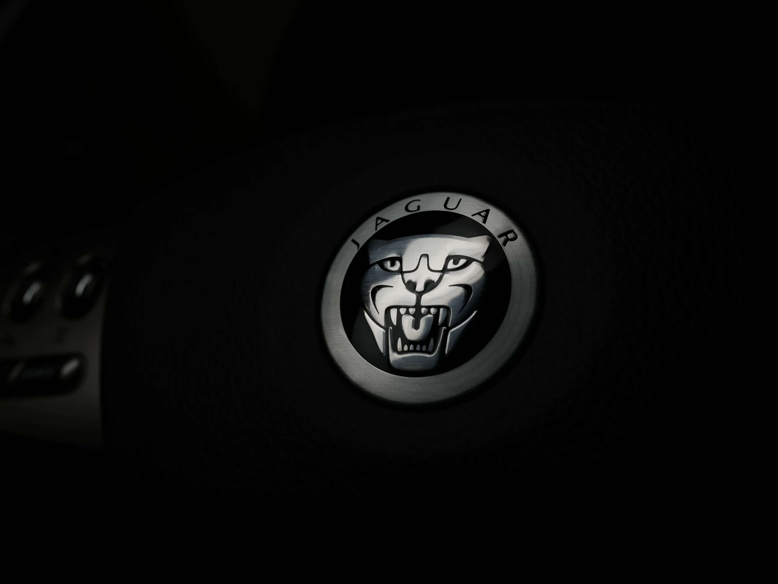 2011 Jaguar XKR Convertible, 13/27