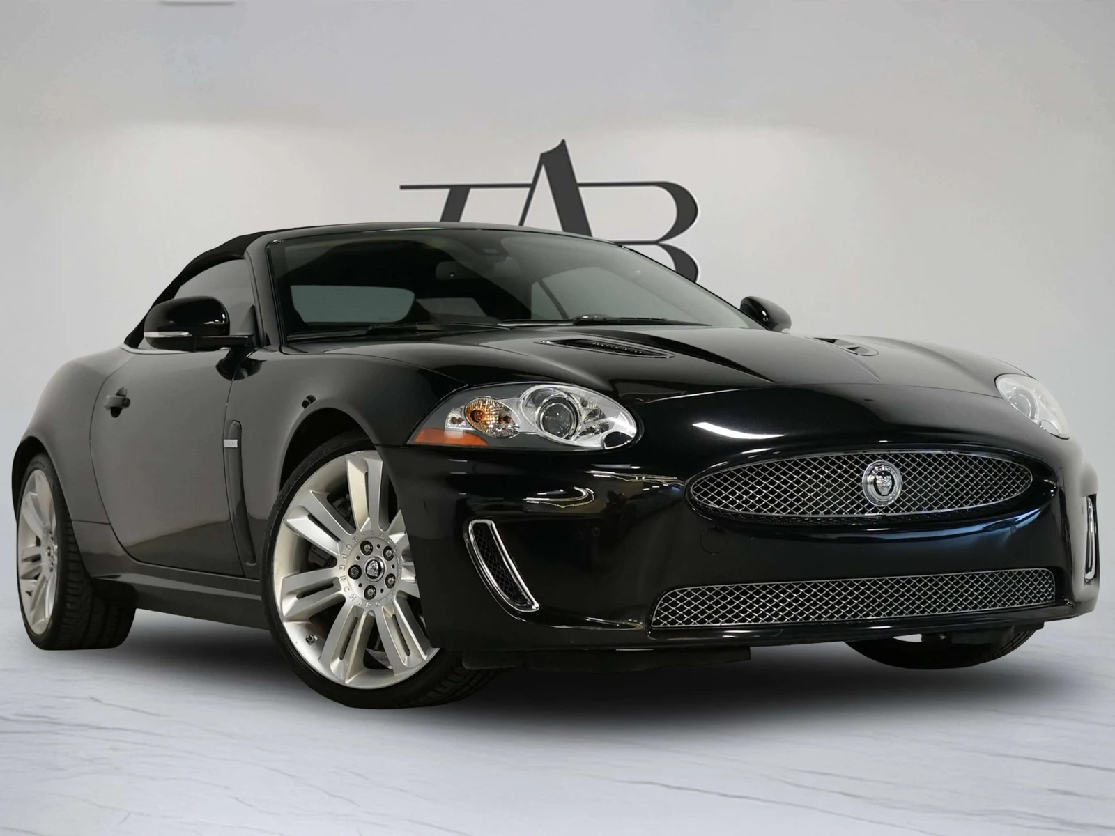 2011 Jaguar XKR Convertible, 14/27