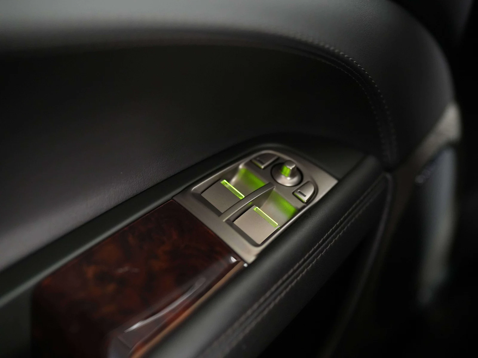 2011 Jaguar XKR Convertible, 24/27