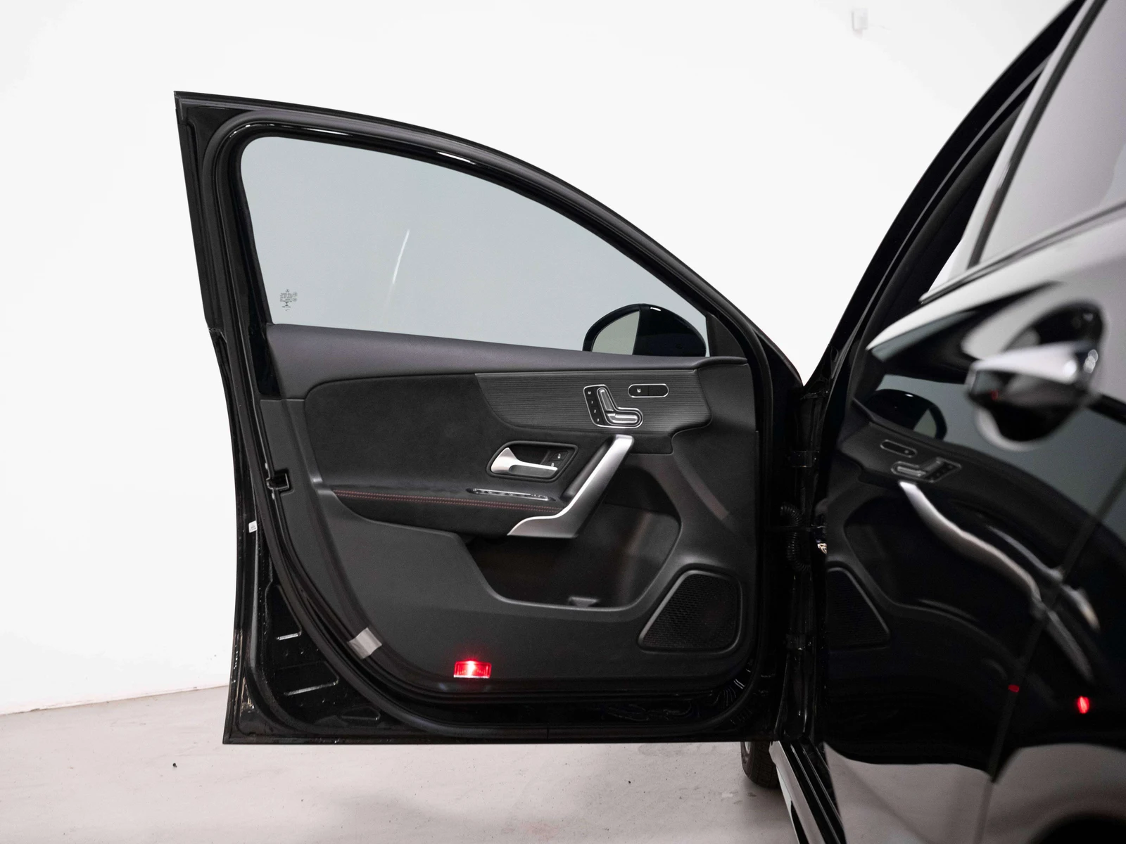 2022 Mercedes-Benz A 250 4MATIC Hatchback, 8/27