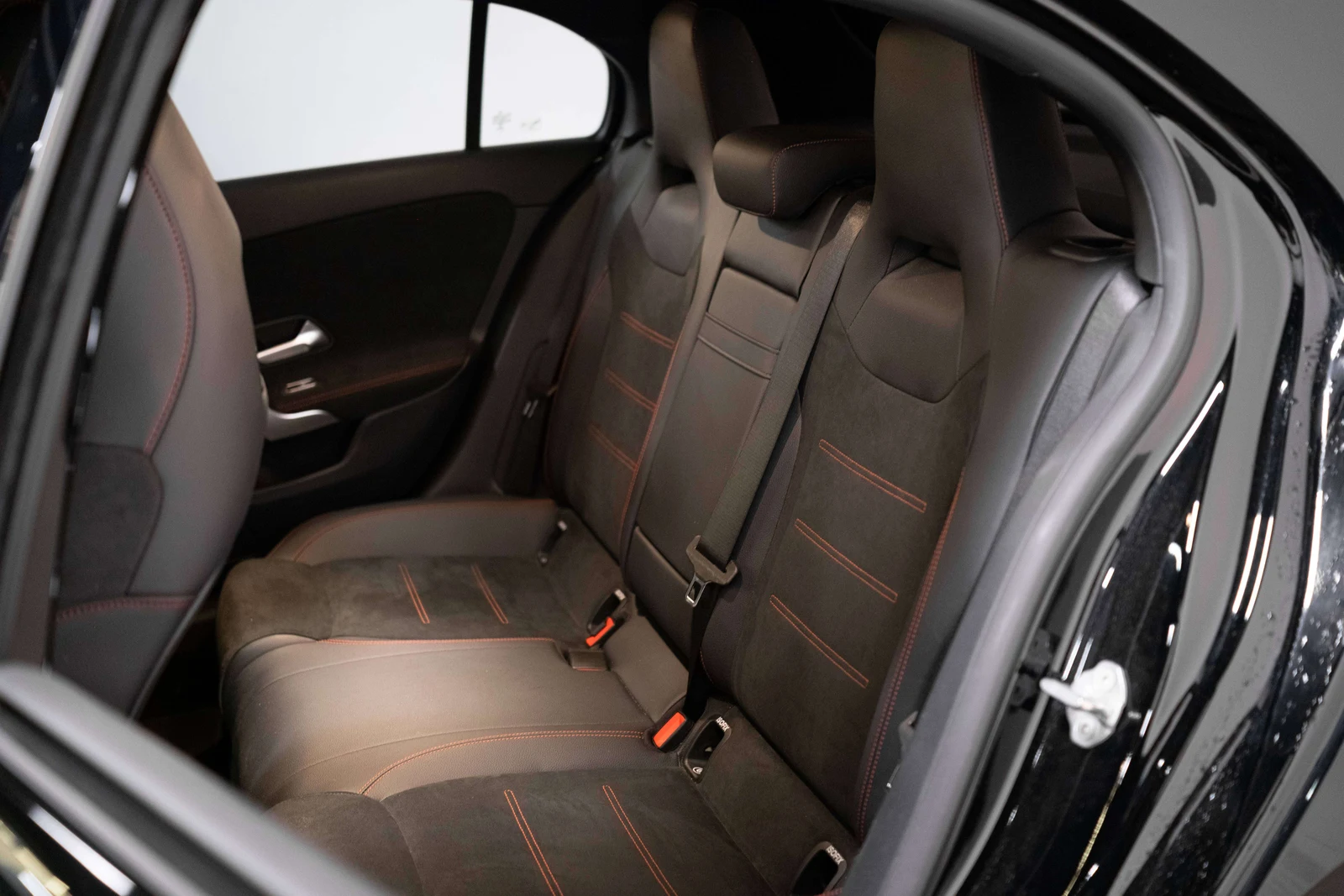 2022 Mercedes-Benz A 250 4MATIC Hatchback, 15/27