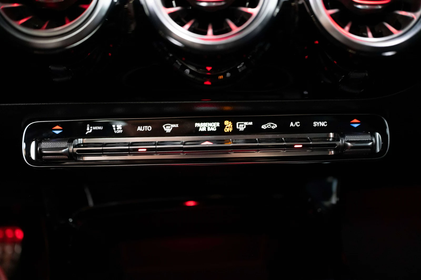 2022 Mercedes-Benz A 250 4MATIC Hatchback, 18/27