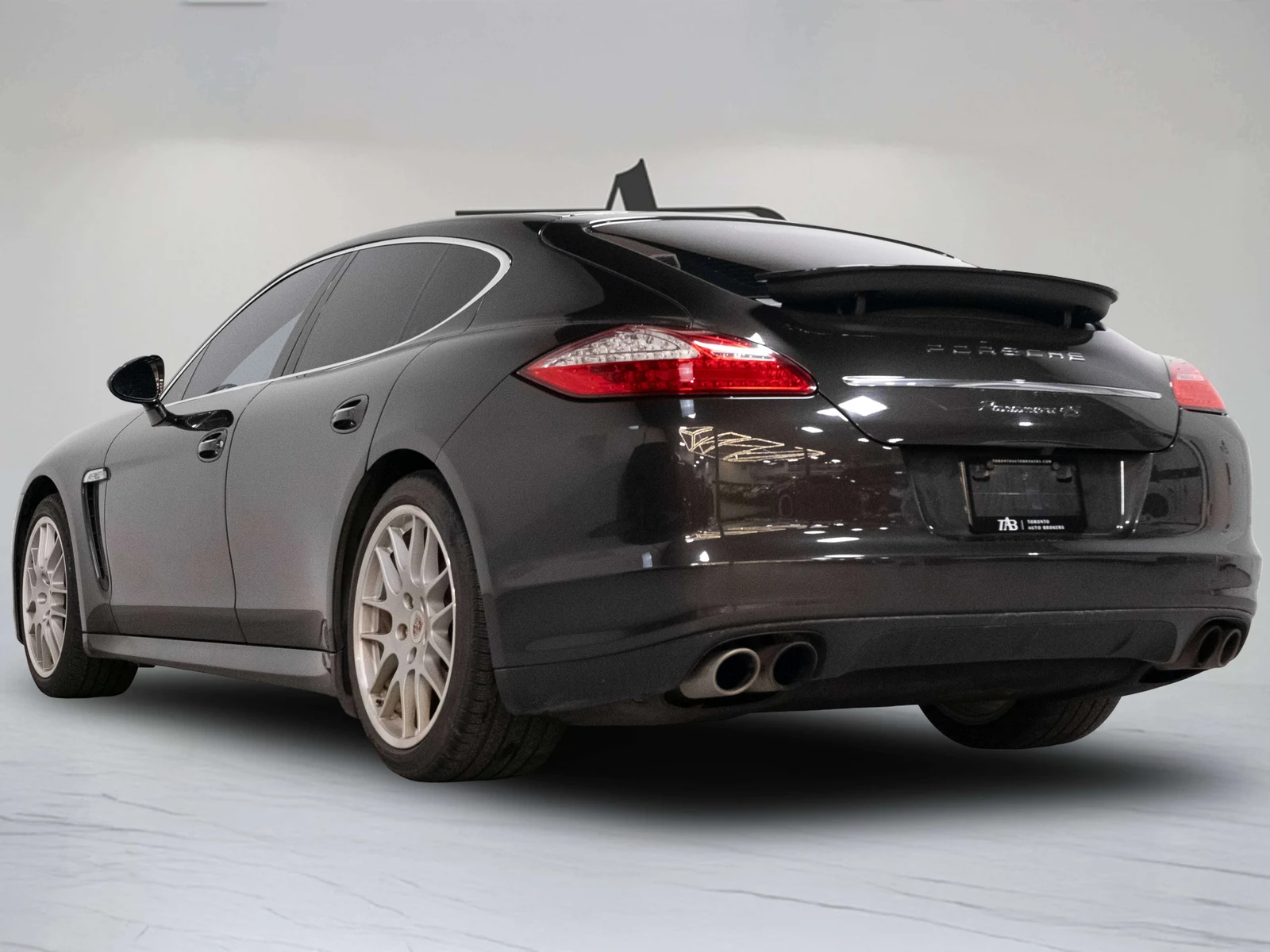 2010 Porsche Panamera 4S, 5/27
