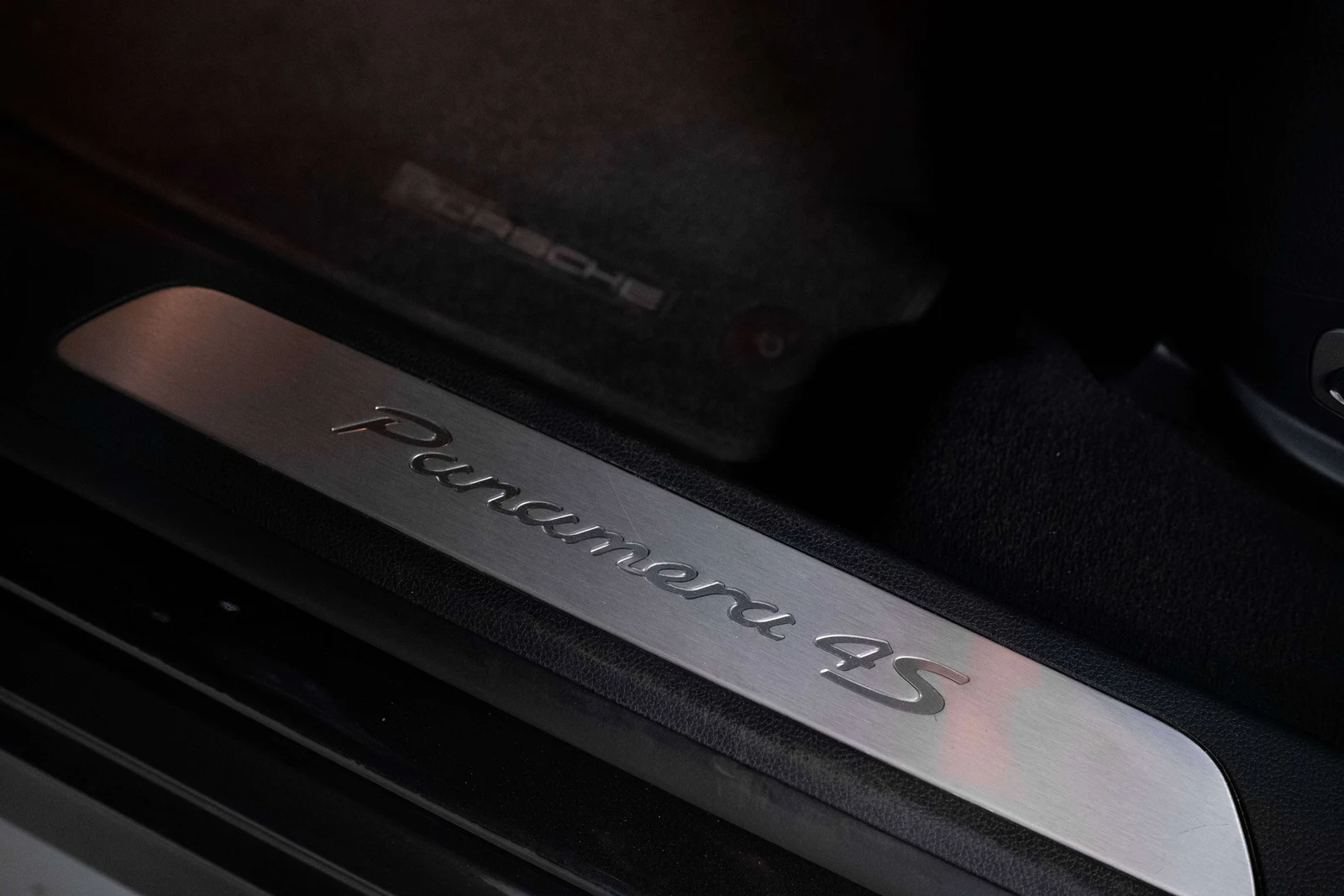 2010 Porsche Panamera 4S, 10/27