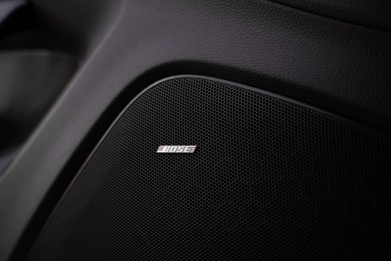 2010 Porsche Panamera 4S, 11/27