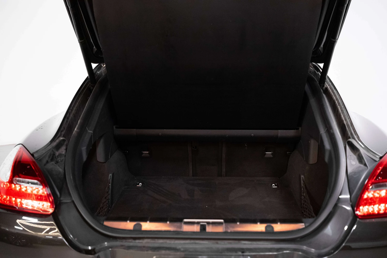 2010 Porsche Panamera 4S, 20/27