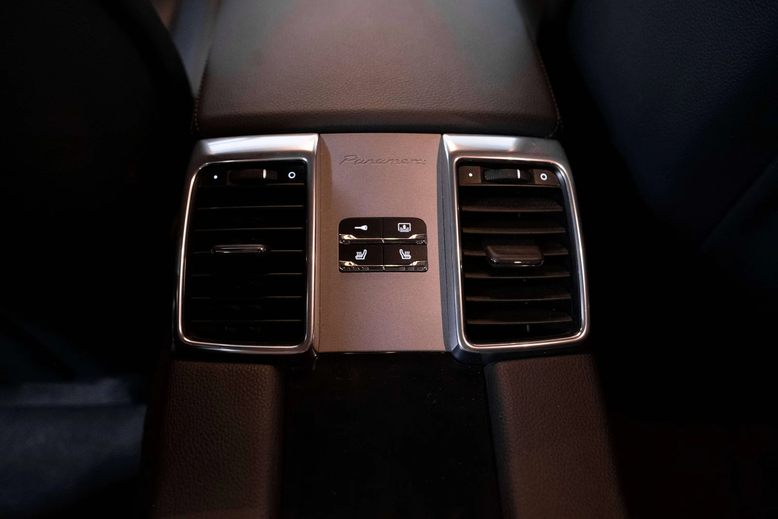 2010 Porsche Panamera 4S, 23/27