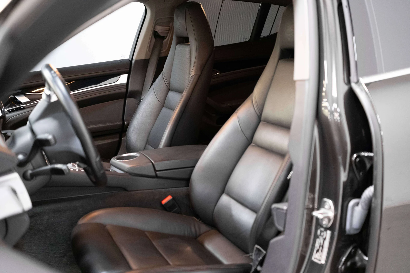 2010 Porsche Panamera 4S, 25/27