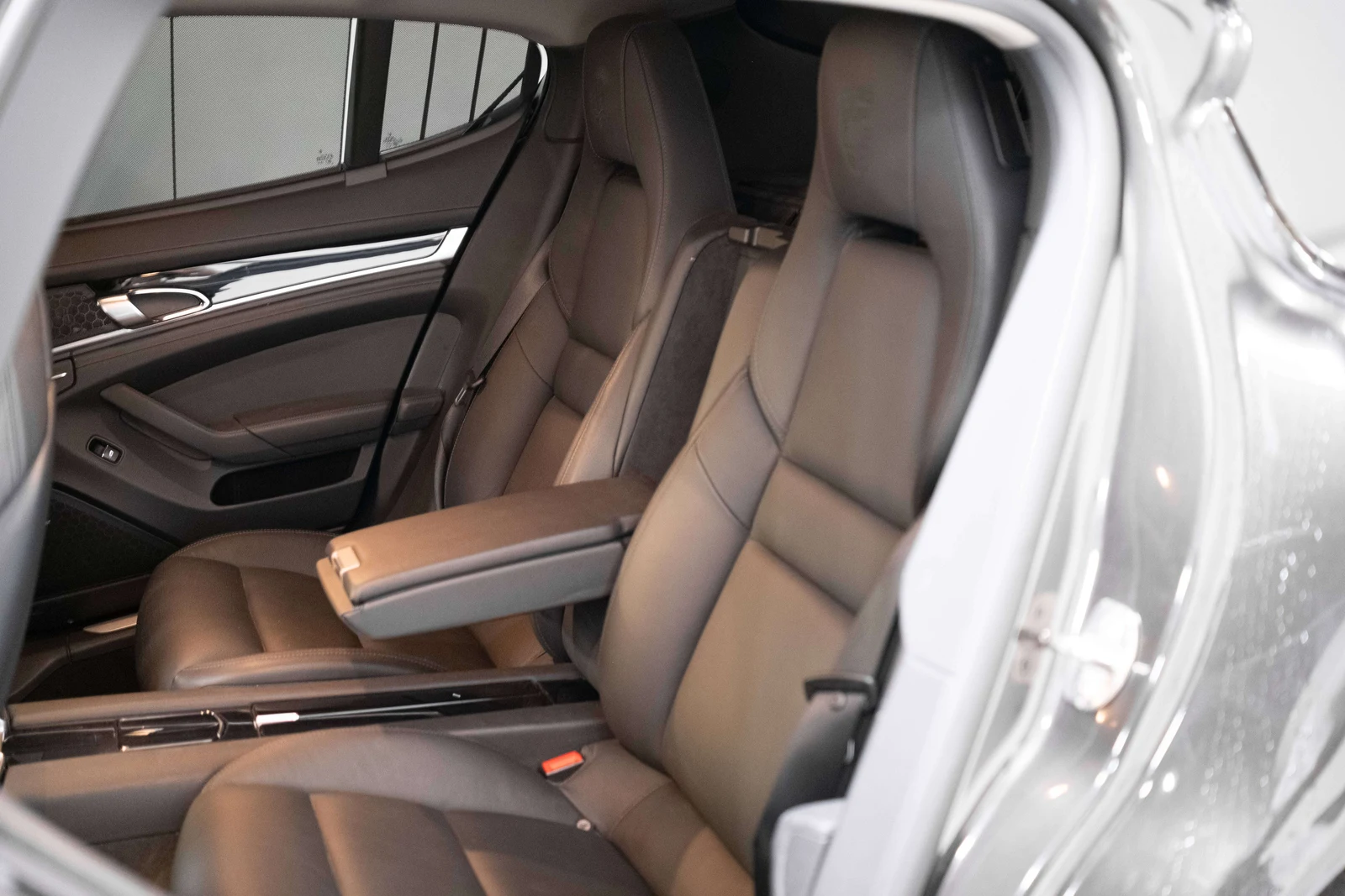2010 Porsche Panamera 4S, 26/27