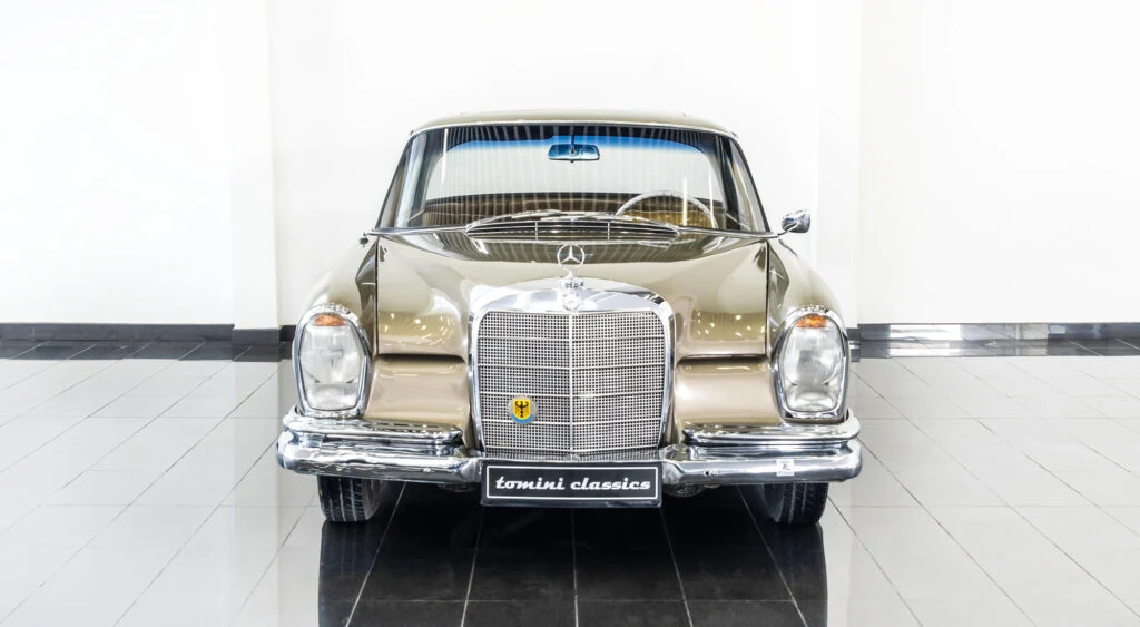 1964 Mercedes-Benz 220 SE Coupé, 2/10