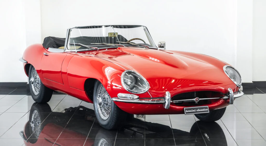 Jaguar E-Type Series 1 4.2 Roadster · CARMEN RED · Tomini Classics