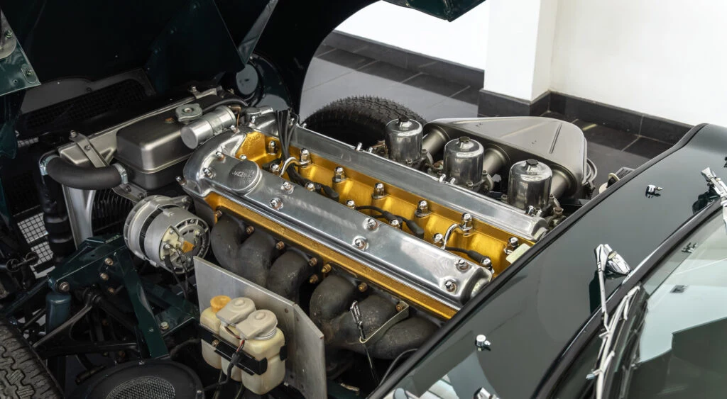 1967 Jaguar E-Type Series 1 4.2 Roadster, 8/10