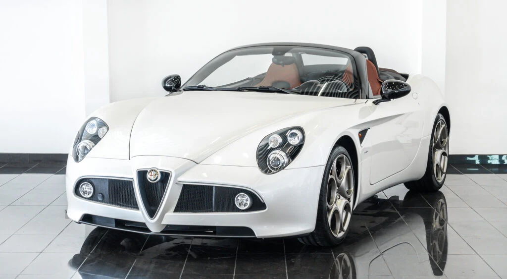 2010 Alfa Romeo 8C Spider, 3/10