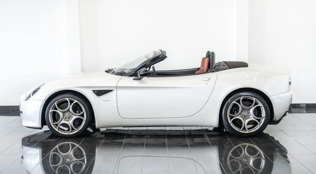 2010 Alfa Romeo 8C Spider, 4/10