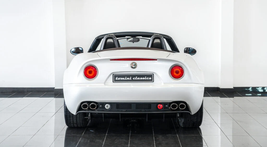 2010 Alfa Romeo 8C Spider, 6/10