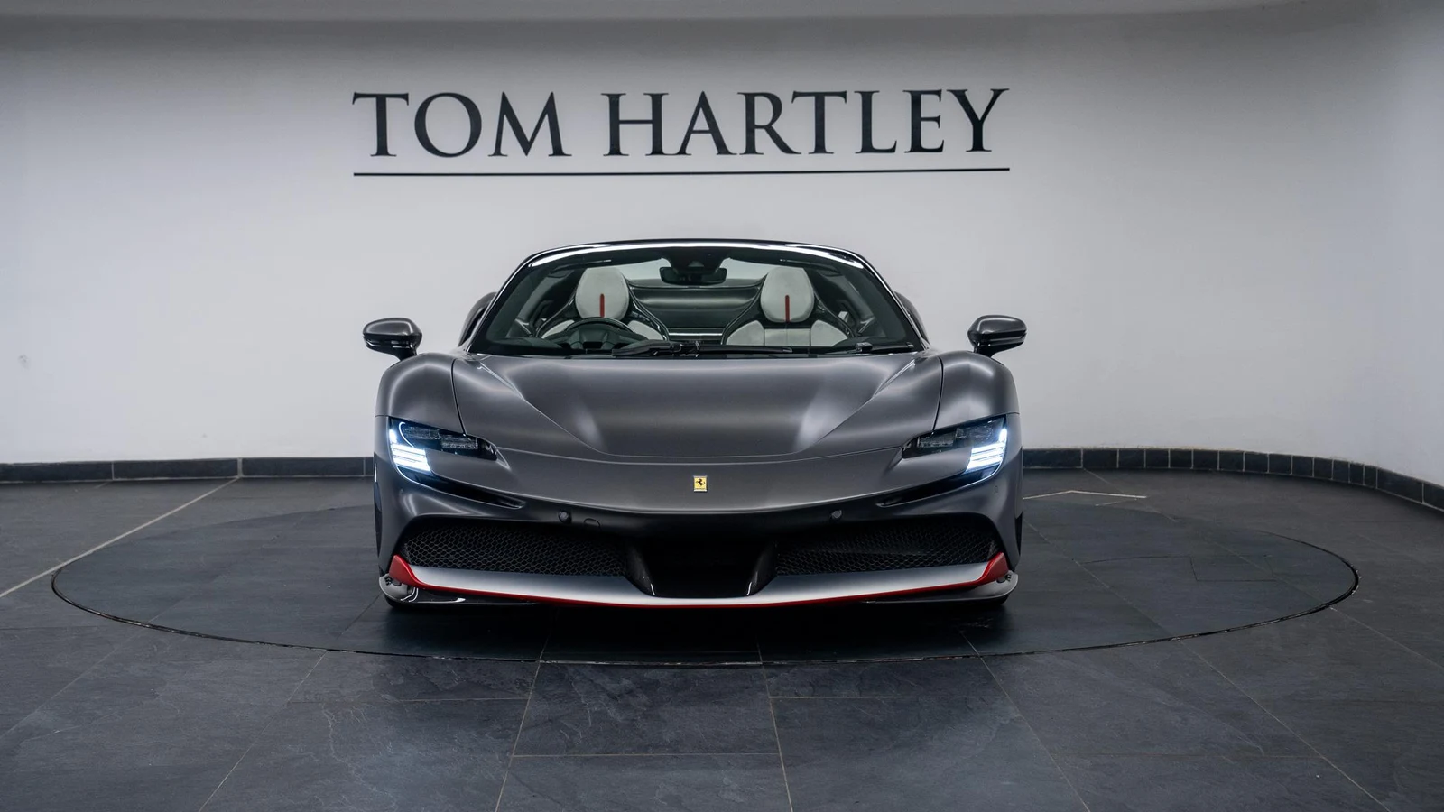 2022 Ferrari SF90 Spider Assetto Fiorano Tailor Made Inspired by Asphalt, 2/10