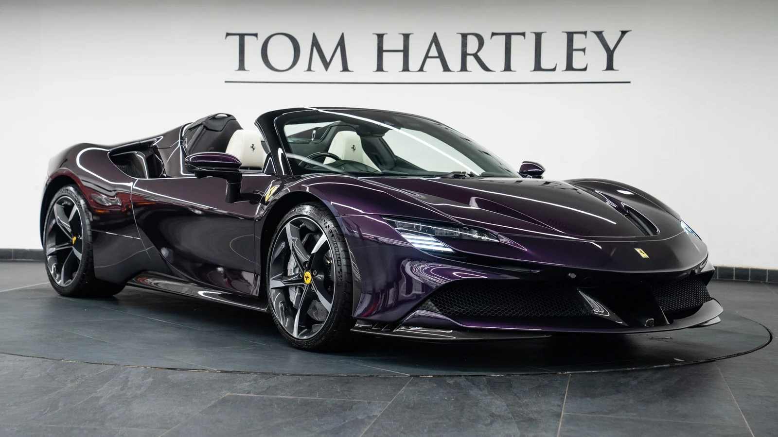 Ferrari SF90 Spider · Special 2-Layer Viola Hong Kong · Tom Hartley