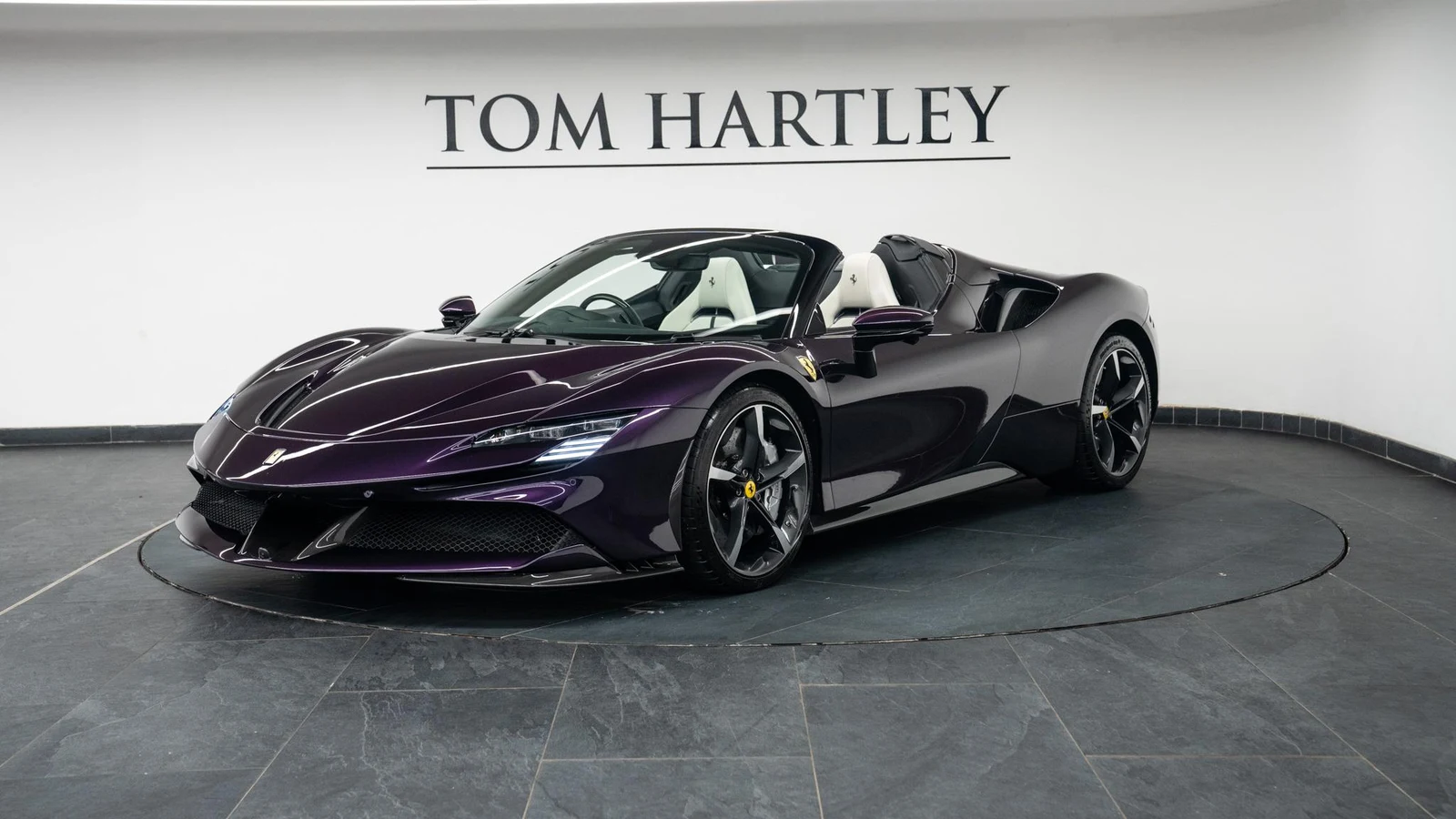 2022 Ferrari SF90 Spider, 3/10