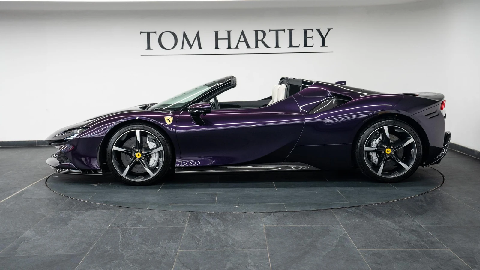 2022 Ferrari SF90 Spider, 4/10