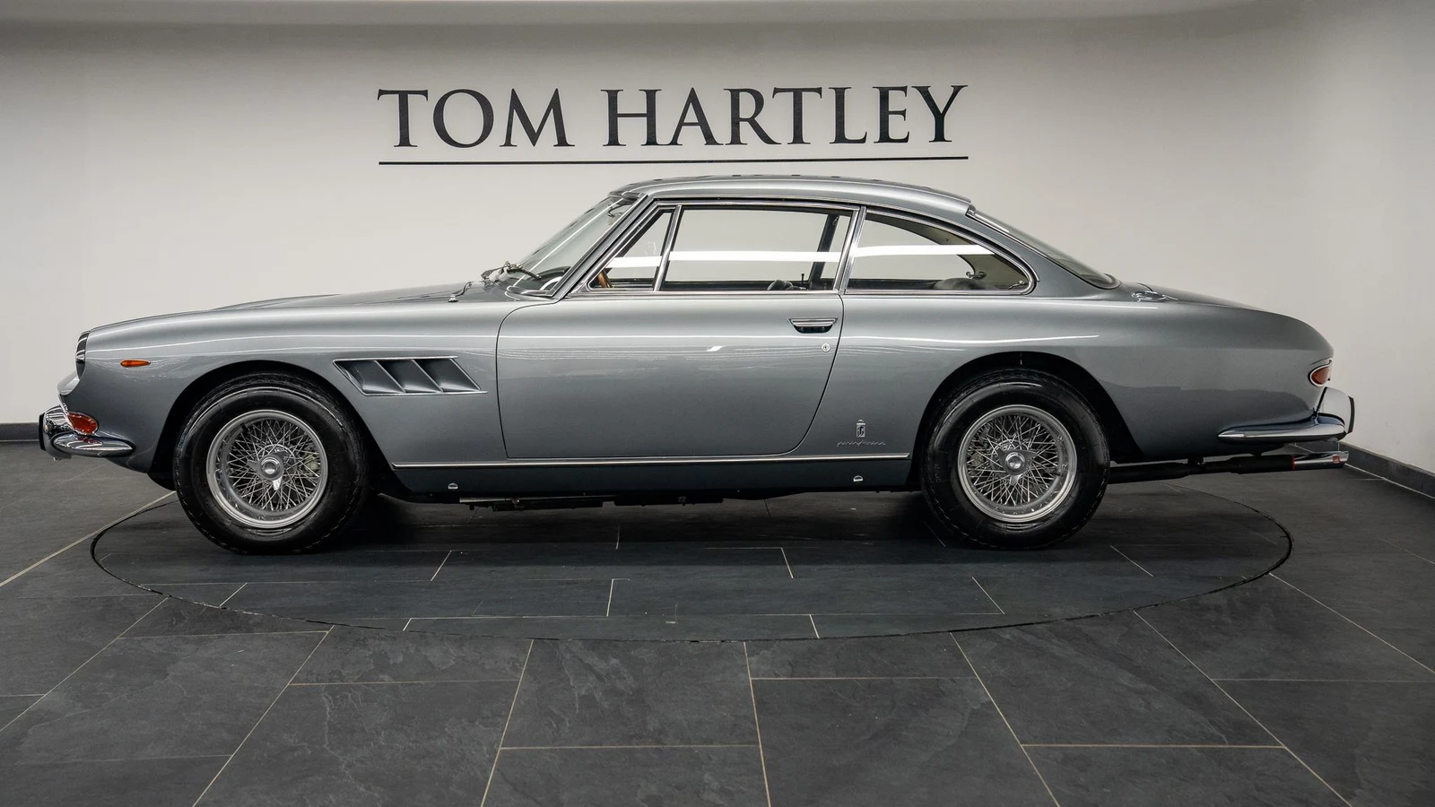 1966 Ferrari 330 GT 2+2 Series II, 4/10