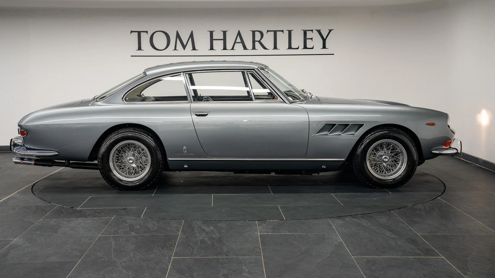 1966 Ferrari 330 GT 2+2 Series II, 8/10